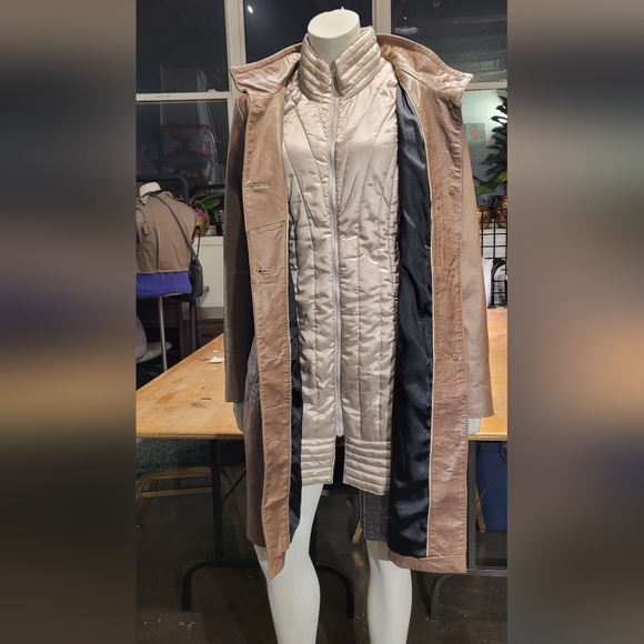 Danier taupe leather coat with under jacket liner size M like new - Picture 4 of 14